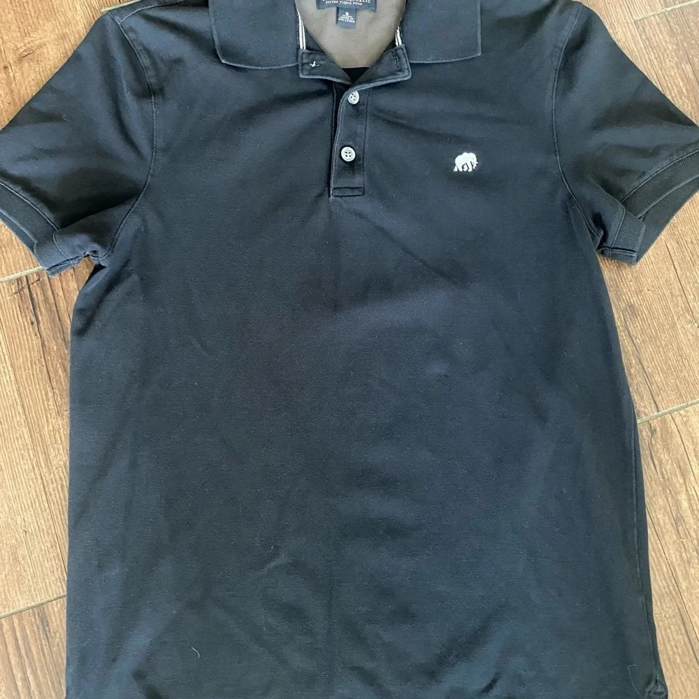 Banana Republic black fitted pique Polo Small